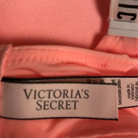 VICTORIA Secret t-shirt Push Up Full Coverage Bra Size 32DD - Picture 6 of 7